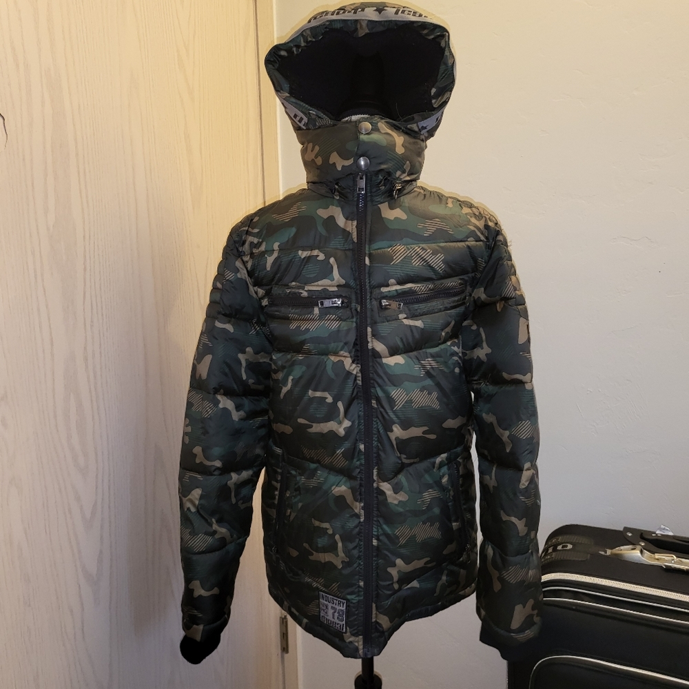 Size 16 Large Boys or men's small Diesel camo puffy jacket.